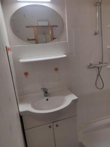Koupelna v ubytování Maison au Coeur des Sables d'Olonne