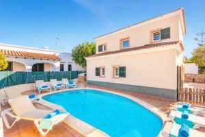 The swimming pool at or close to Villa Genestar by Villa Plus