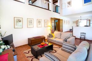 Posedenie v ubytovaní Villa Maina by Villa Plus