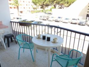 Balkón alebo terasa v ubytovaní Sol-y-Days Hespérides, Appartement familial 5 couchages, quartier calme à 50m de la plage