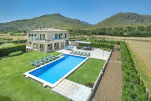 Bazén v ubytování Villa Illa Petita by Villa Plus nebo v jeho okolí