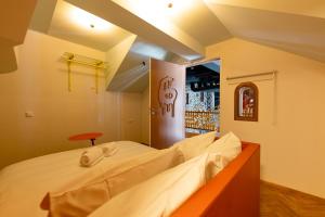 Postel nebo postele na pokoji v ubytování Hotel Not Hotel Rotterdam