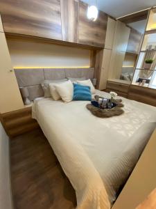 Postel nebo postele na pokoji v ubytování Luxury suite in Gül Proje Express near Mall of Istanbul - Gul 133