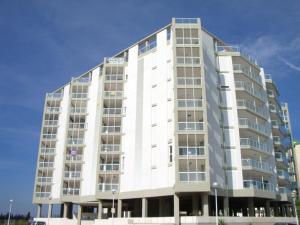 Budova, kde se apartmán nachází + 22 fotografií