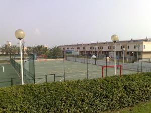 Tenis a/nebo squash v ubytování MAGNIFICO ATICO-DUPLEX FRENTE AL MAR nebo okolí