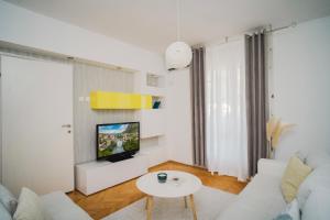 En sittgrupp på Riverland - lovely apartment Mostar