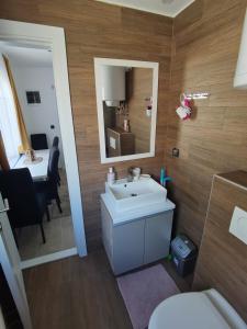 O baie la MILMARI STAR S71 LUX