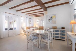 Posezení v ubytování Villa Can Odile By SunVillas Mallorca