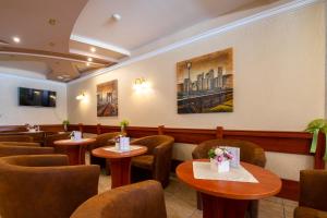 TV a/nebo společenská místnost v ubytování Spa & Wellness Hotel Orchidea