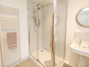 Et badeværelse på Bank Cottage + 29 billeder