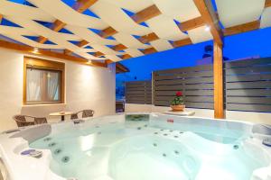 Kép Eleni Luxury Maisonette with Jacuzzi szállásáról Iráklióban a galériában