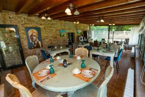 Restauracja lub miejsce do jedzenia w obiekcie Casa de Lema Boutique