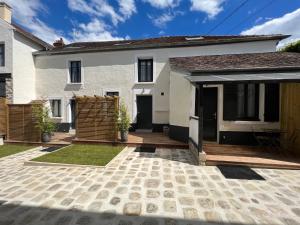 Budynek, w którym mieści się apartament