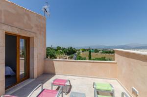 Balkon lub taras w obiekcie YourHouse Can Covetes, villa with private pool and garden, perfect for families