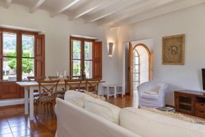 Posedenie v ubytovaní Finca Can Nou