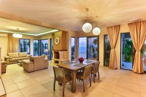 Gallery image of Villa Sea View in Dobra Voda