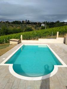 The swimming pool at or close to B&B L' Antica Fonte