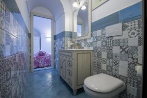 A bathroom at Villa Primavera