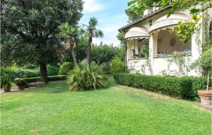A garden outside 5 Bedroom Amazing Home In Grottaferrata