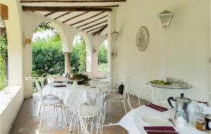 A garden outside 5 Bedroom Amazing Home In Grottaferrata