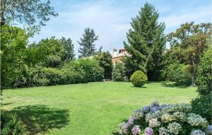 A garden outside 5 Bedroom Amazing Home In Grottaferrata