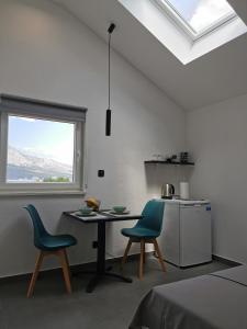 Guesthouse Korkyra Sun的厨房或小厨房