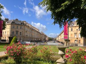 Gallery image of Elegant well appointed maisonette 105m2 in Bath