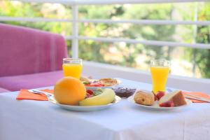 Svečiams siūlomi pusryčių variantai apgyvendinimo įstaigoje Oskar Hotel