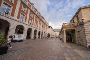 Gallery image of Stylish Covent Garden Apartments in London