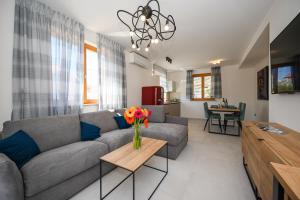 Posedenie v ubytovaní Casa Laurea