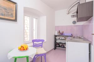 Kuchyň nebo kuchyňský kout v ubytování Harbourside Guesthouse Mandina - ZF Hvar