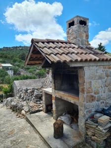 Gallery image of Kuća za odmor Buba, otok Žut in Pristanišće