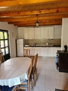 Gallery image of Kuća za odmor Buba, otok Žut in Pristanišće