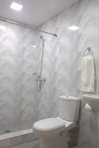 Un baño de Mestia Residence