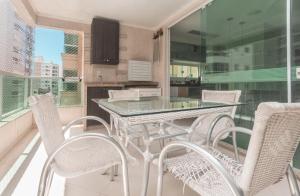 Gallery image of Apartamento c/ hidromassagem 3 Suítes em Meia Praia in Itapema