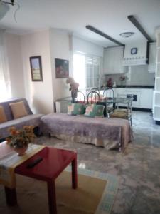 Kuchyň nebo kuchyňský kout v ubytování Casa, apartment dúplex independiente