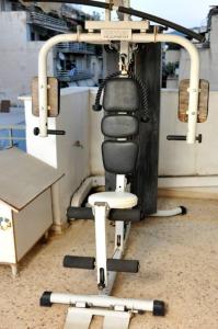 Posilňovňa alebo fitness centrum v ubytovaní Koukaki sunshine roof apartment