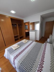 Postel nebo postele na pokoji v ubytování PISO NUEVO EN MOAÑA