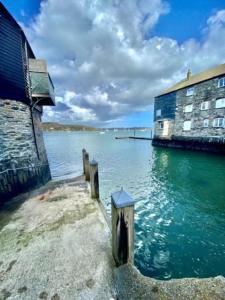 Gallery image of CAPTAINS LOFT in Falmouth