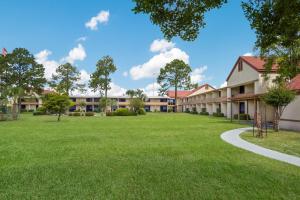 Gallery image of Red Roof Inn & Suites Brunswick I-95 in Brunswick