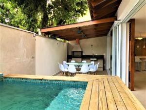 Swimmingpoolen hos eller tæt på CASA na Praia PERFEITA DE JUQUEHY