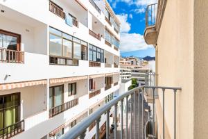 Balkon lub taras w obiekcie 17 LOS CRISTIANOS CENTRAL by the BEACH ,WiFi