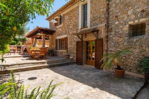 Imagen de la galería de Fabulous Rural House with views to the mountains with swimming pool, en Caimari