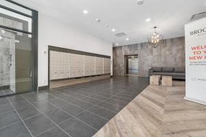 Gallery image of Brand New Luxury Downtown Near the Beach #16 in Kelowna