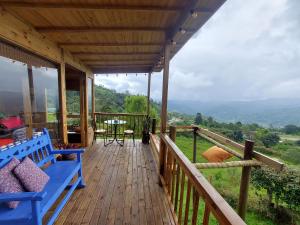 Un balcon sau o terasă la Refugio Naturaleza en Armonia