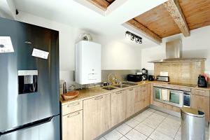 A cozinha ou cozinha compacta de Superb T4 With Terrace Annecy Hyper Centre