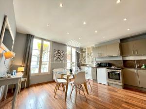 Dapur atau dapur kecil di Appartement Coeur de Deauville