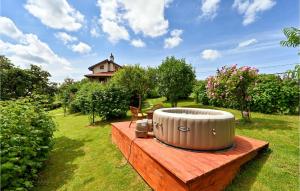 Zahrada ubytování 2 Bedroom Nice Home In Gornji Kneginec