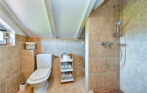 Koupelna v ubytování 2 Bedroom Nice Home In Gornji Kneginec