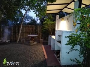 Vrt pred nastanitvijo El Paraje Camping